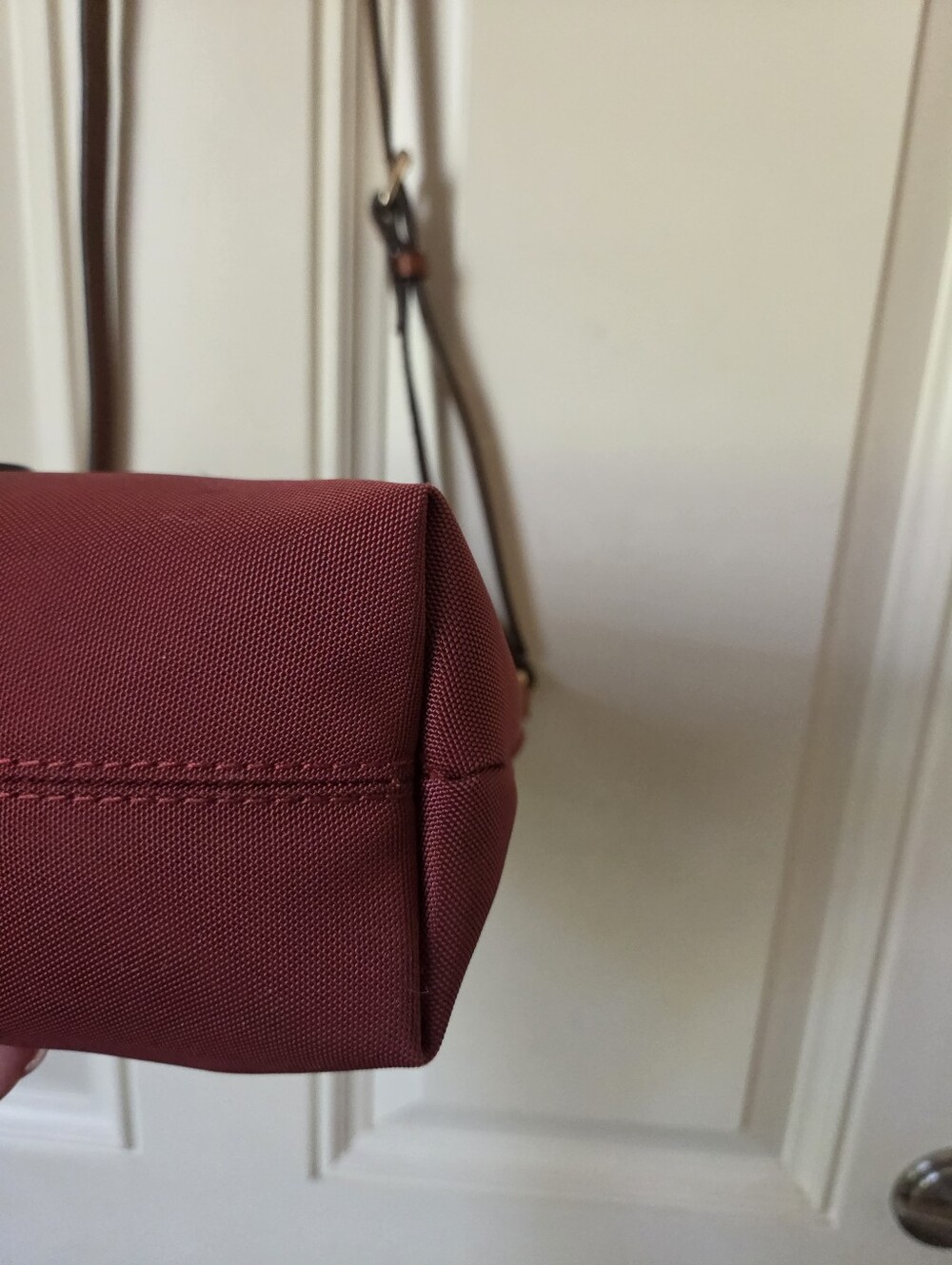 Dooney & Bourke Burgundy Nylon Crossbody with Gold Hardware ❤️💛 - Picture 4 of 10
